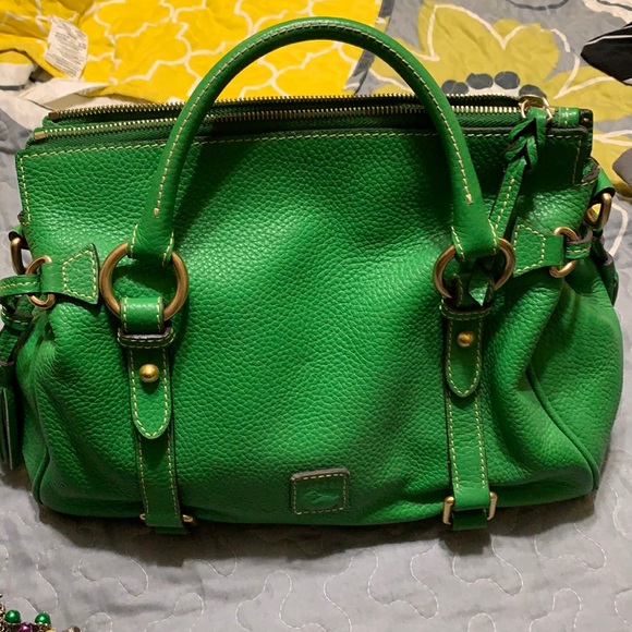 Dooney & Bourke Handbags - Dooney & Bourke Kelly Green Satchel💚